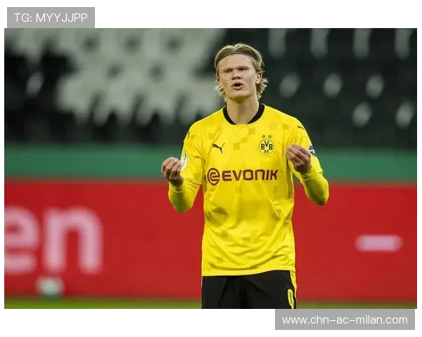 多特锋线在两翼的连续渗透打乱了对方防守：战术洞察与个人成长的软文